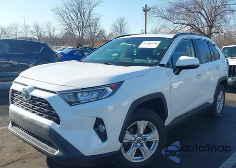2019 Toyota Rav4 Xle from USA, damaged, VIN JTMP1RFVXKD044893